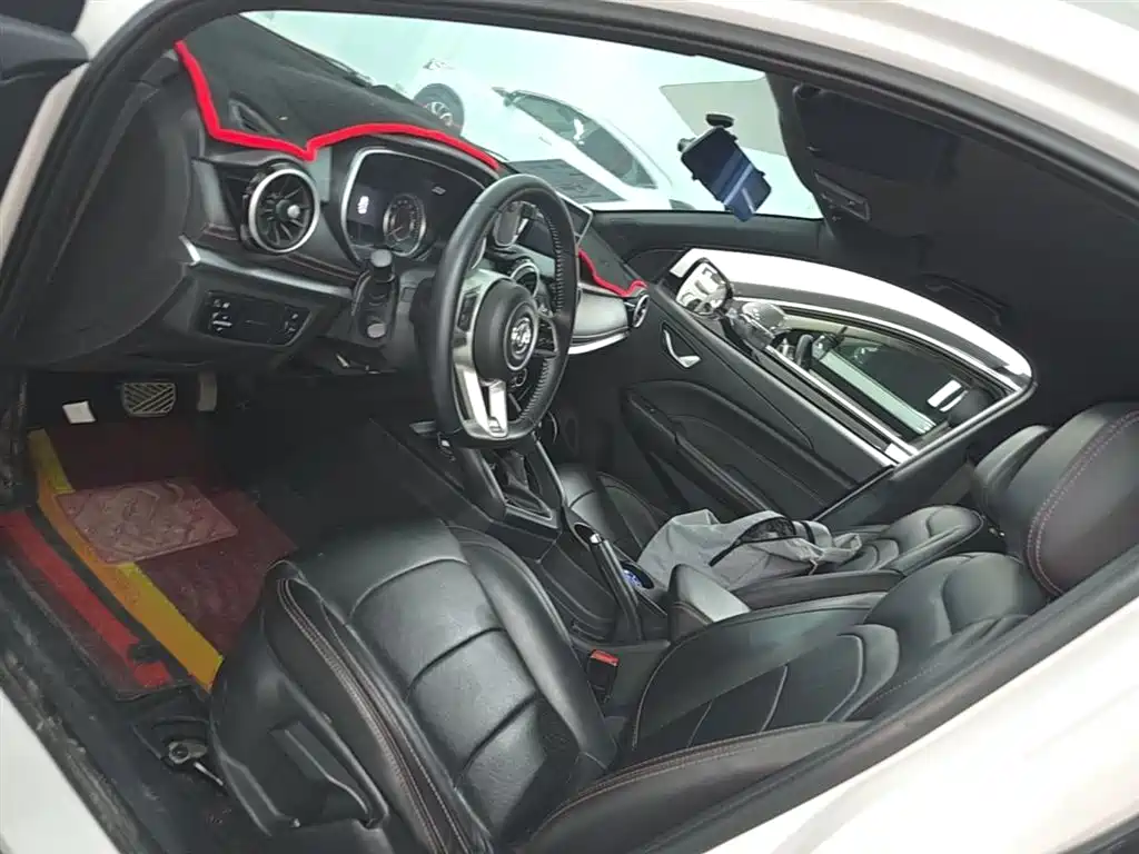 Dongfeng Fengguang Fengon 500 2022 2022 1.5L CVT Enjoyment Edition