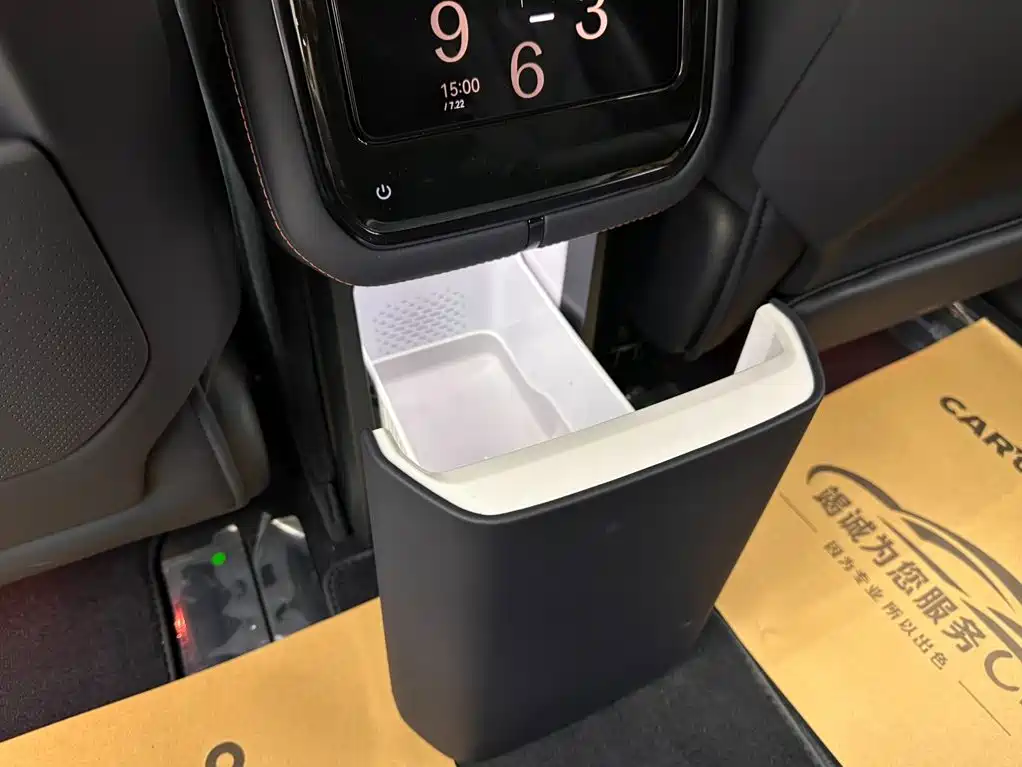 ZEEKR 9X 2026 2025 Model Gloss Black Edition