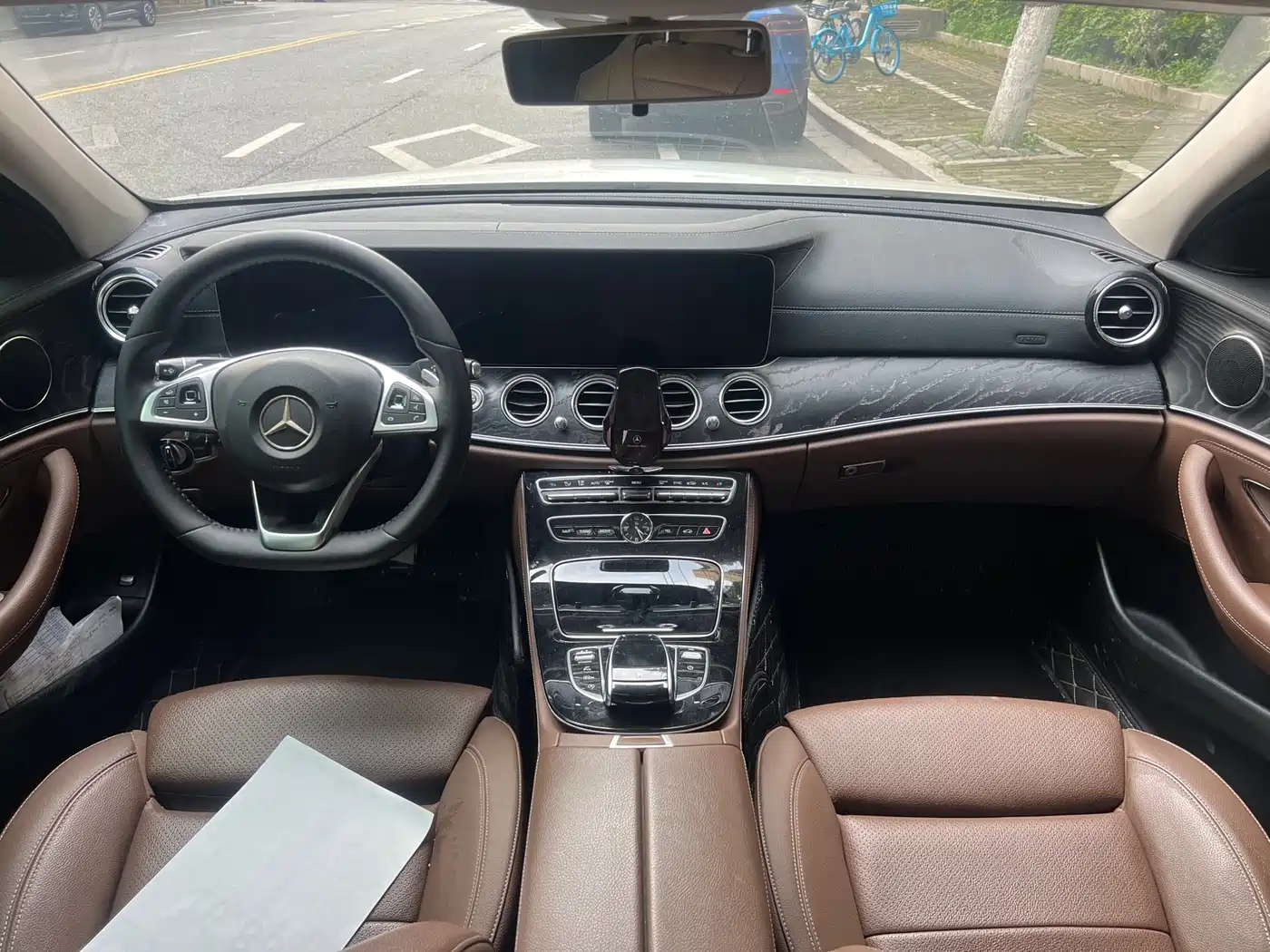 Mercedes-Benz E-Class 2017 E 200 L 4MATIC фото 24