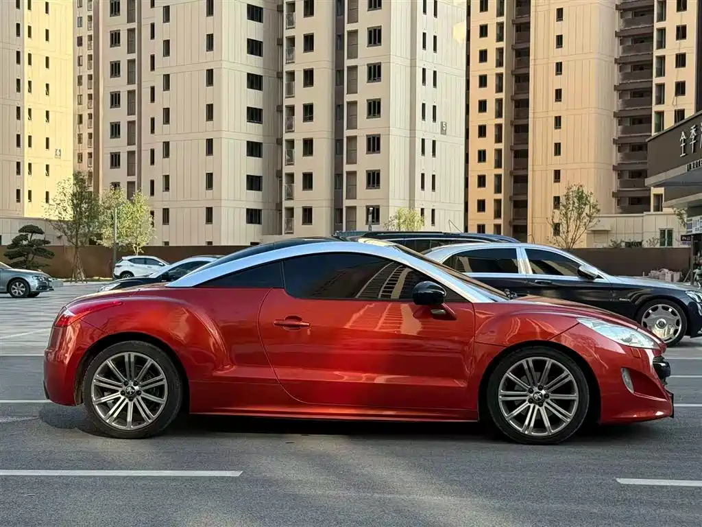 Peugeot RCZ 2011 1.6T Luxury Sport фото 4