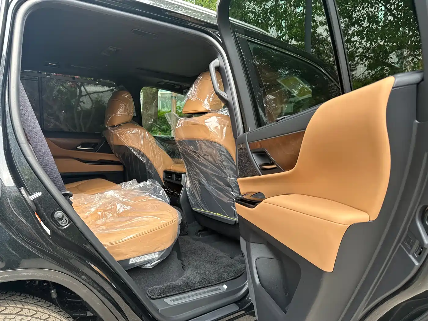 Lexus LX 2025 700h Boundary Edition фото 9