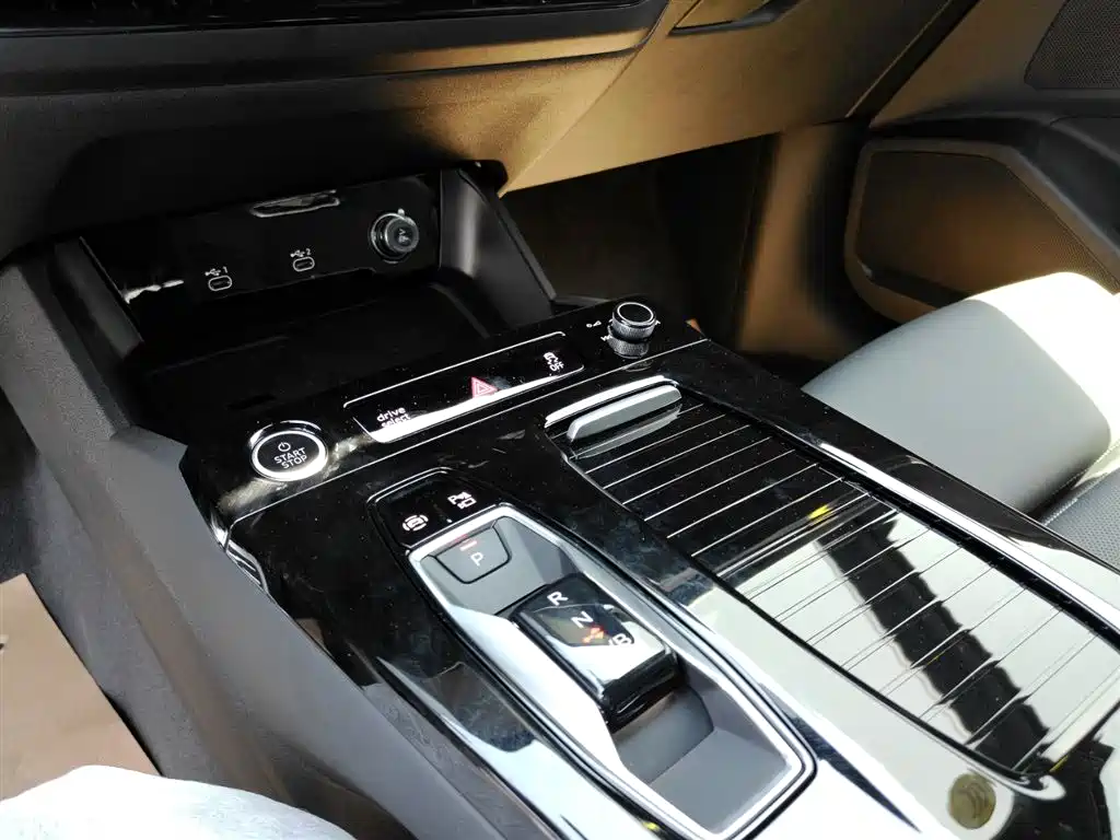 Audi Q6L e-tron 2025 Extended Range Edition фото 10