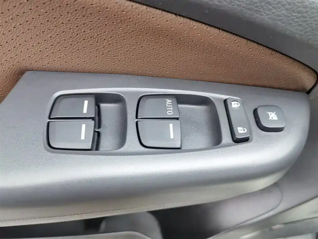 BYD S7 2015 2.0T Upgrade Automatic Premium фото 9