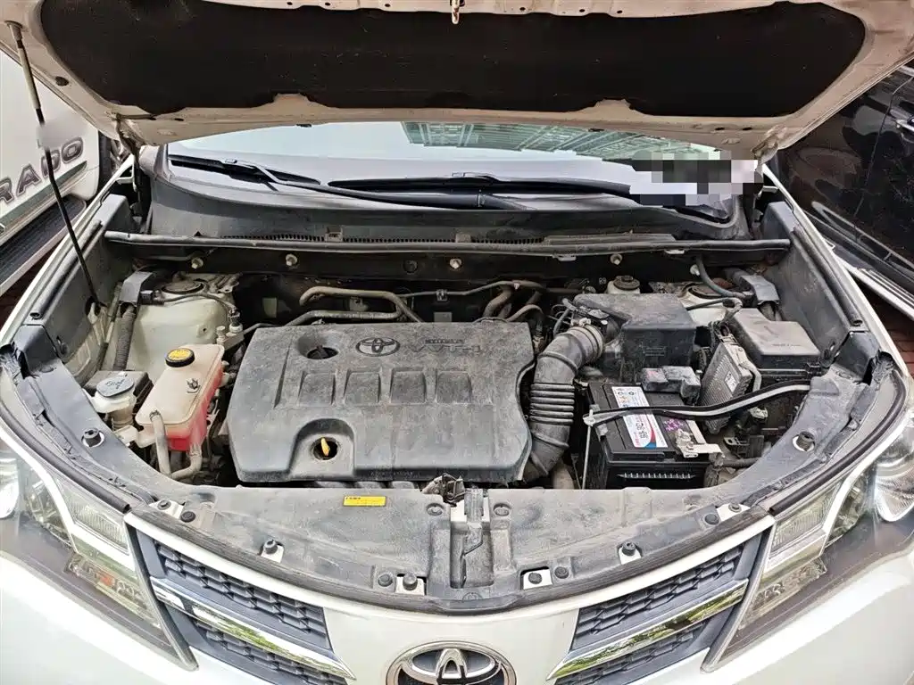 Toyota RAV4 Rongfang 2015 2.0L CVT 2WD Trend Edition фото 11