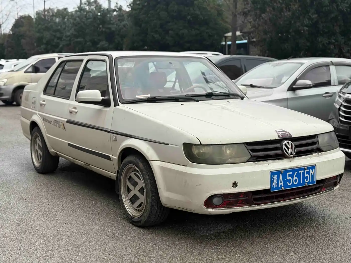 Volkswagen Jetta 2012 1.6L Avant-garde фото 3