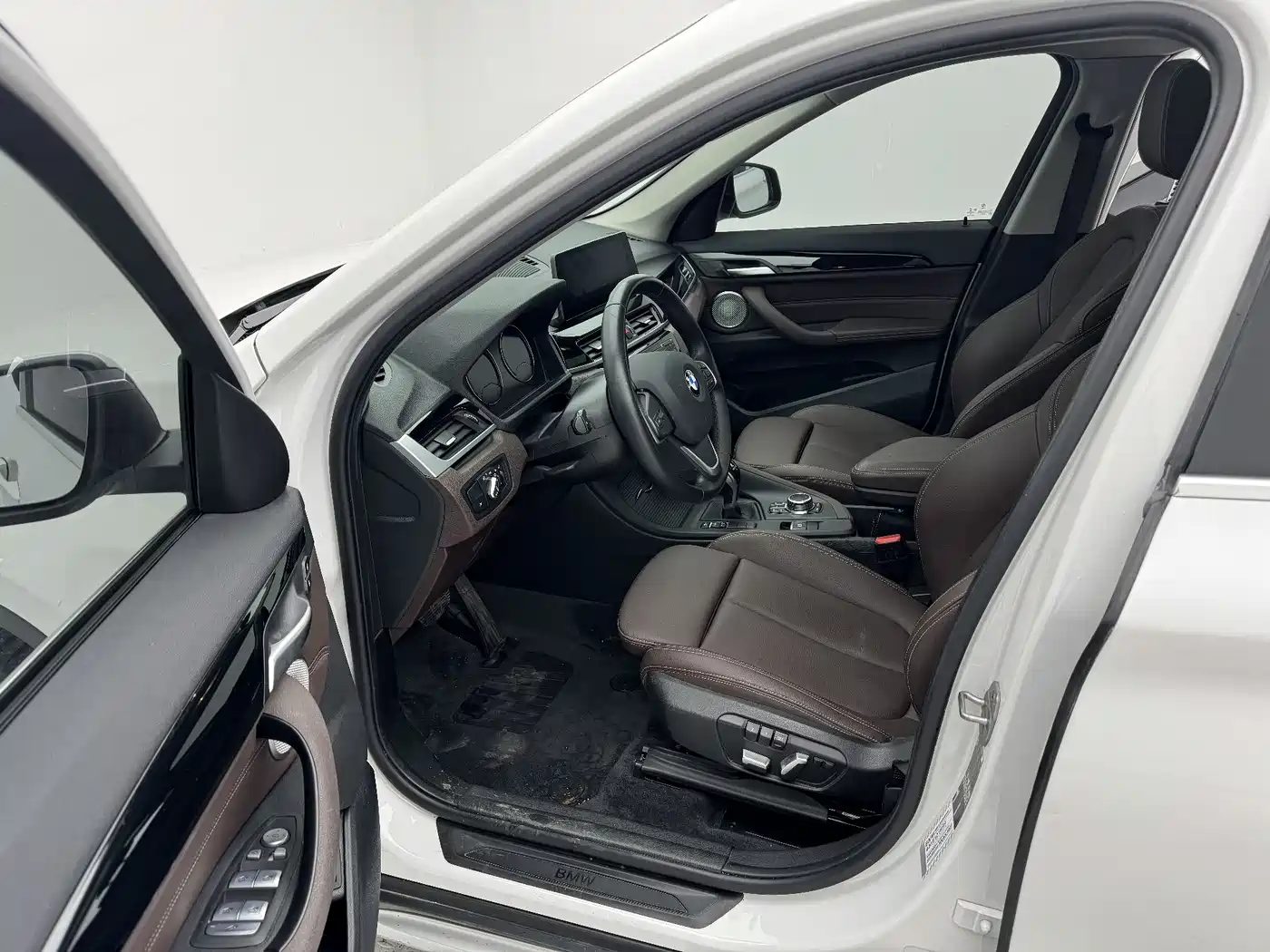 BMW X1 2022 sDrive20Li Fashion фото 18
