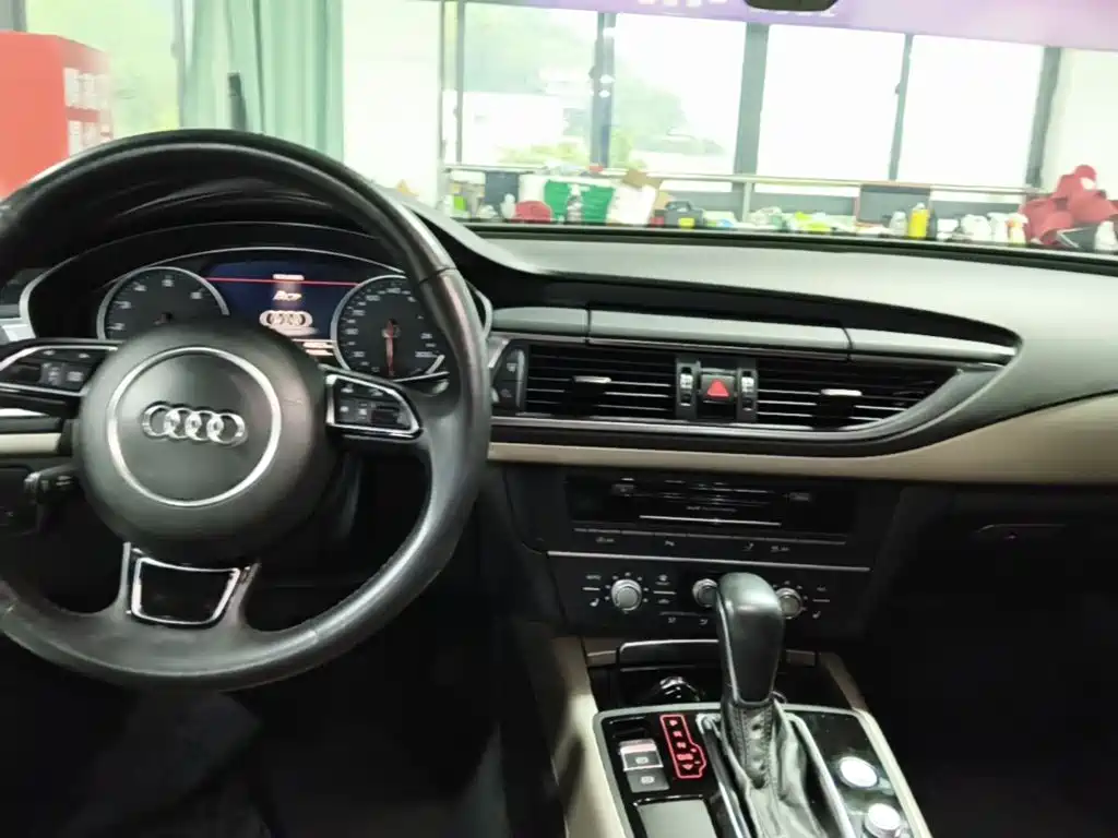 Фото 10 - Audi A7
