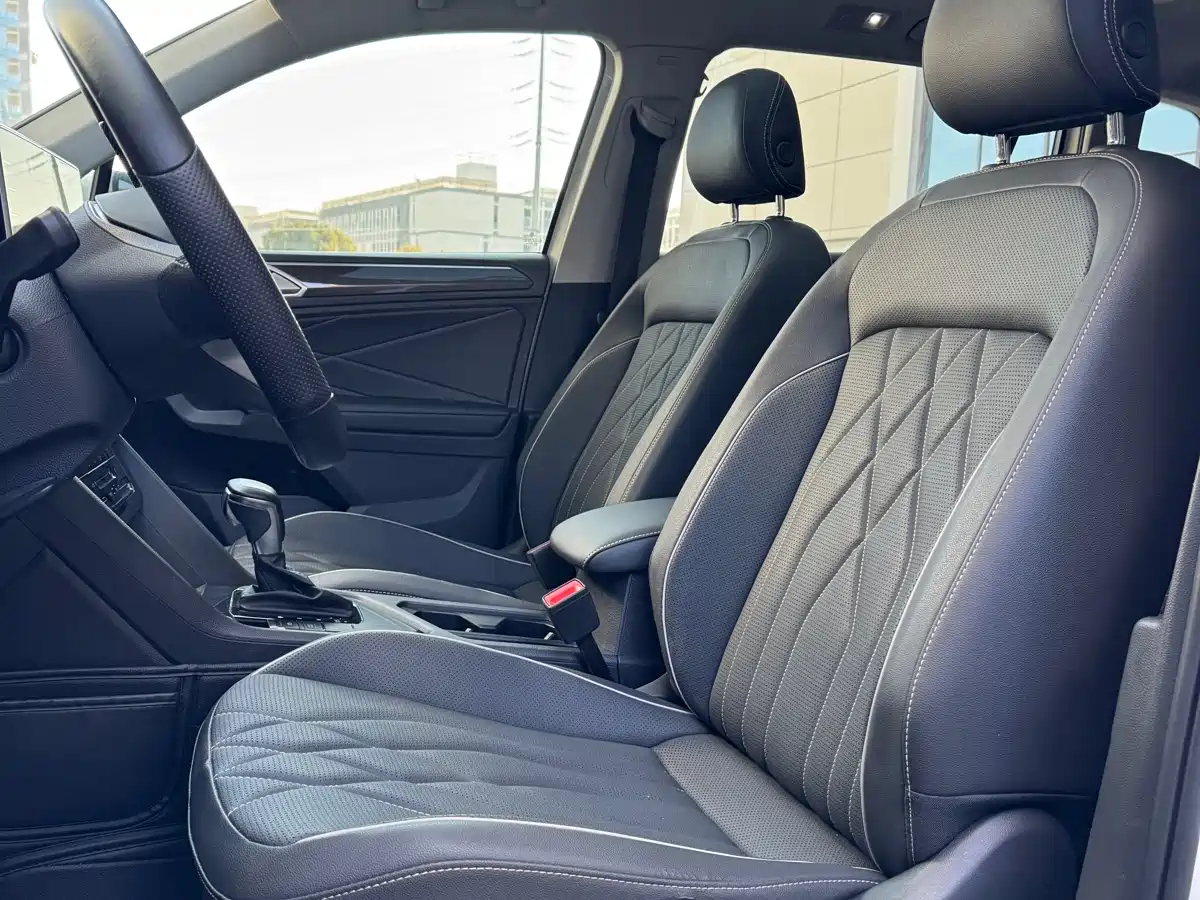 Volkswagen Tiguan L 2022 330TSI Automatic 2WD Smart Edition фото 10