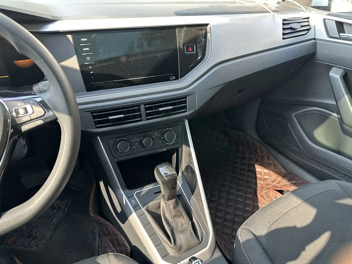 Volkswagen Polo 2021 Plus 1.5L Automatic Panorama Enjoyment Edition фото 12
