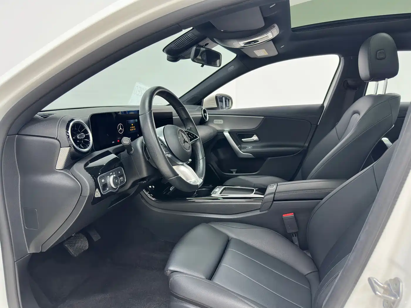 Mercedes-Benz A-Class 2023 A 180 L фото 10