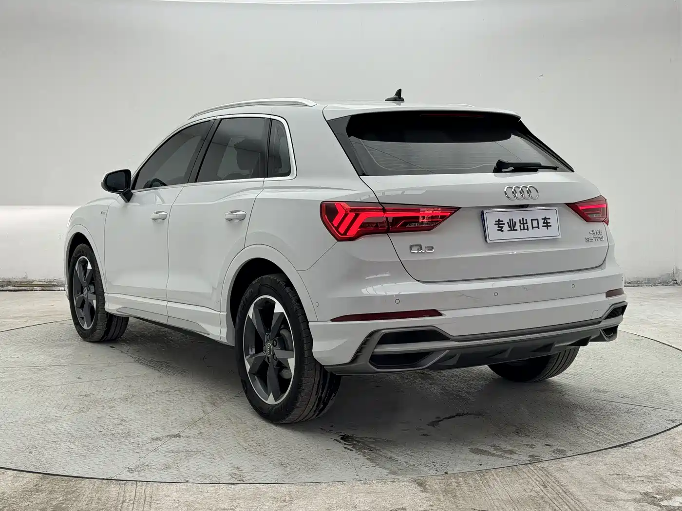Audi Q3 2023 35 TFSI Fashion Dynamic (1.4T) фото 8