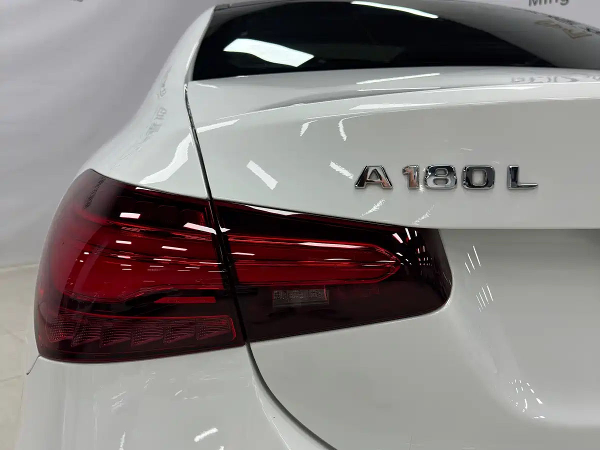 Mercedes-Benz A-Class 2023 A 180 L фото 9