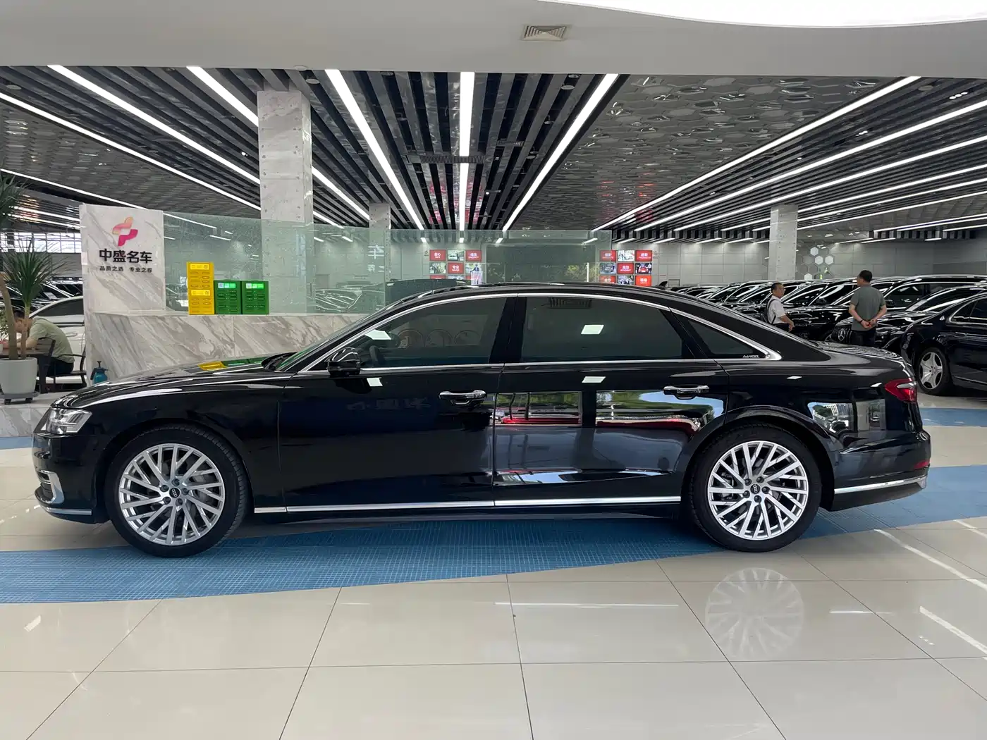 Audi A8 2021 A8L 50 TFSI quattro Luxury фото 3