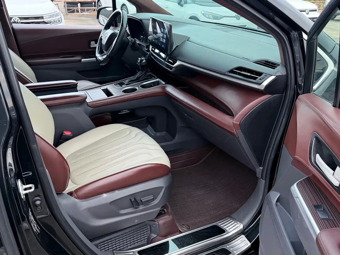 Toyota Sienna 2021 2.5L Hybrid Comfort Edition фото 6