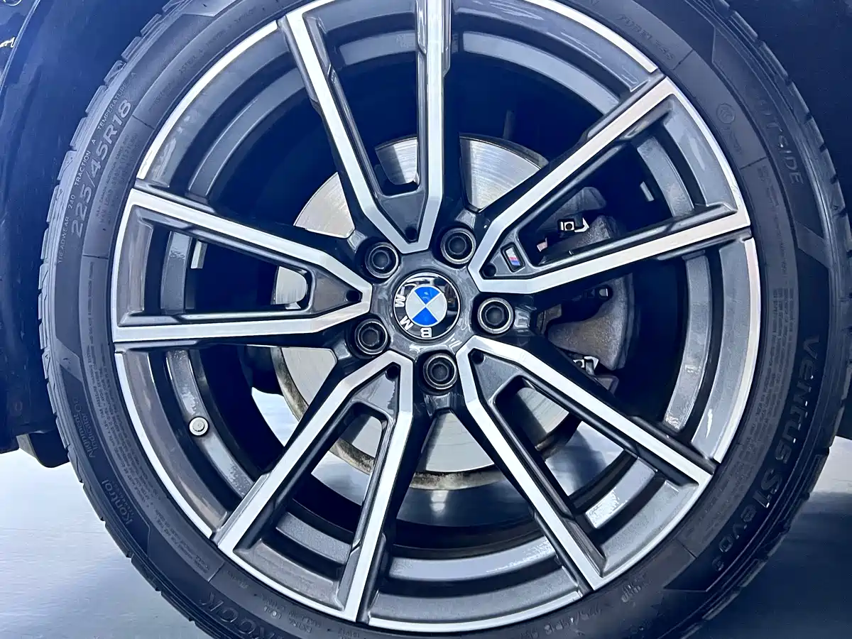 BMW 3 Series 2023 325Li M Sport Package фото 4