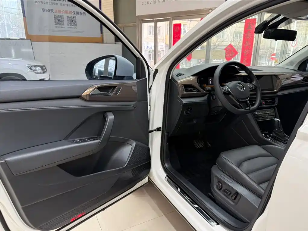 Volkswagen Tharu 2022 280TSI FWD Luxury Edition фото 8