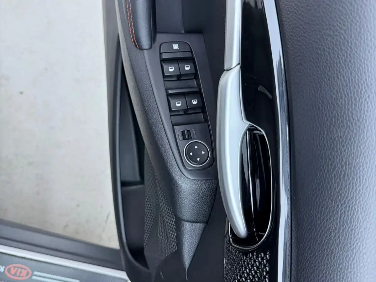 Kia Seltos 2023 1.5L CVT Premium Edition фото 4