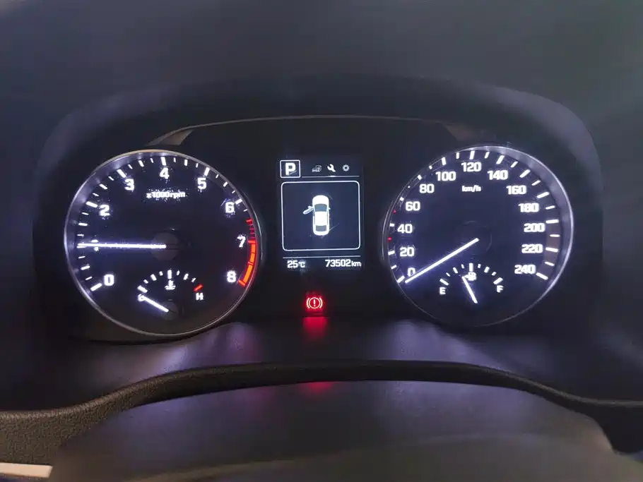 Hyundai Elantra 2016 Model 1.6L Automatic Smart Elite фото 14