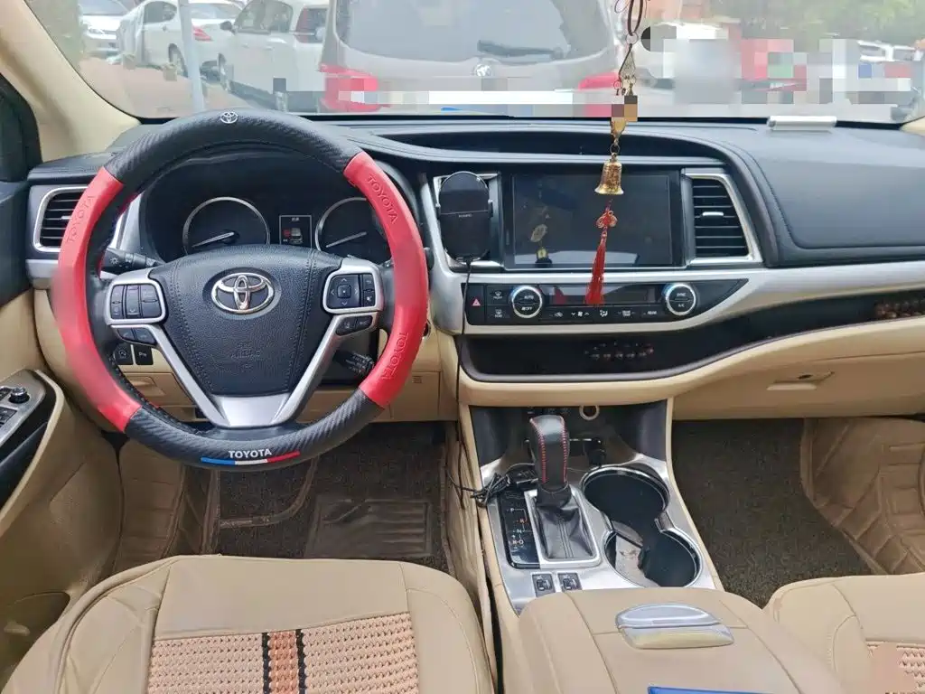 صورة 10 - Toyota Highlander