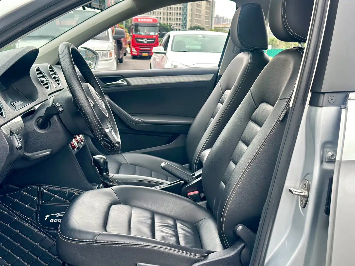 Volkswagen Jetta 2015 1.6L Automatic Luxury фото 21