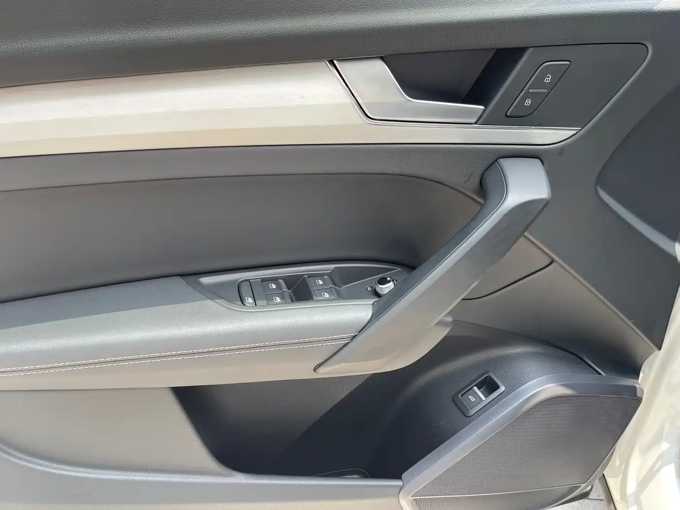 Audi Q5L 2020 Facelift 40 TFSI Honor Fashion фото 12