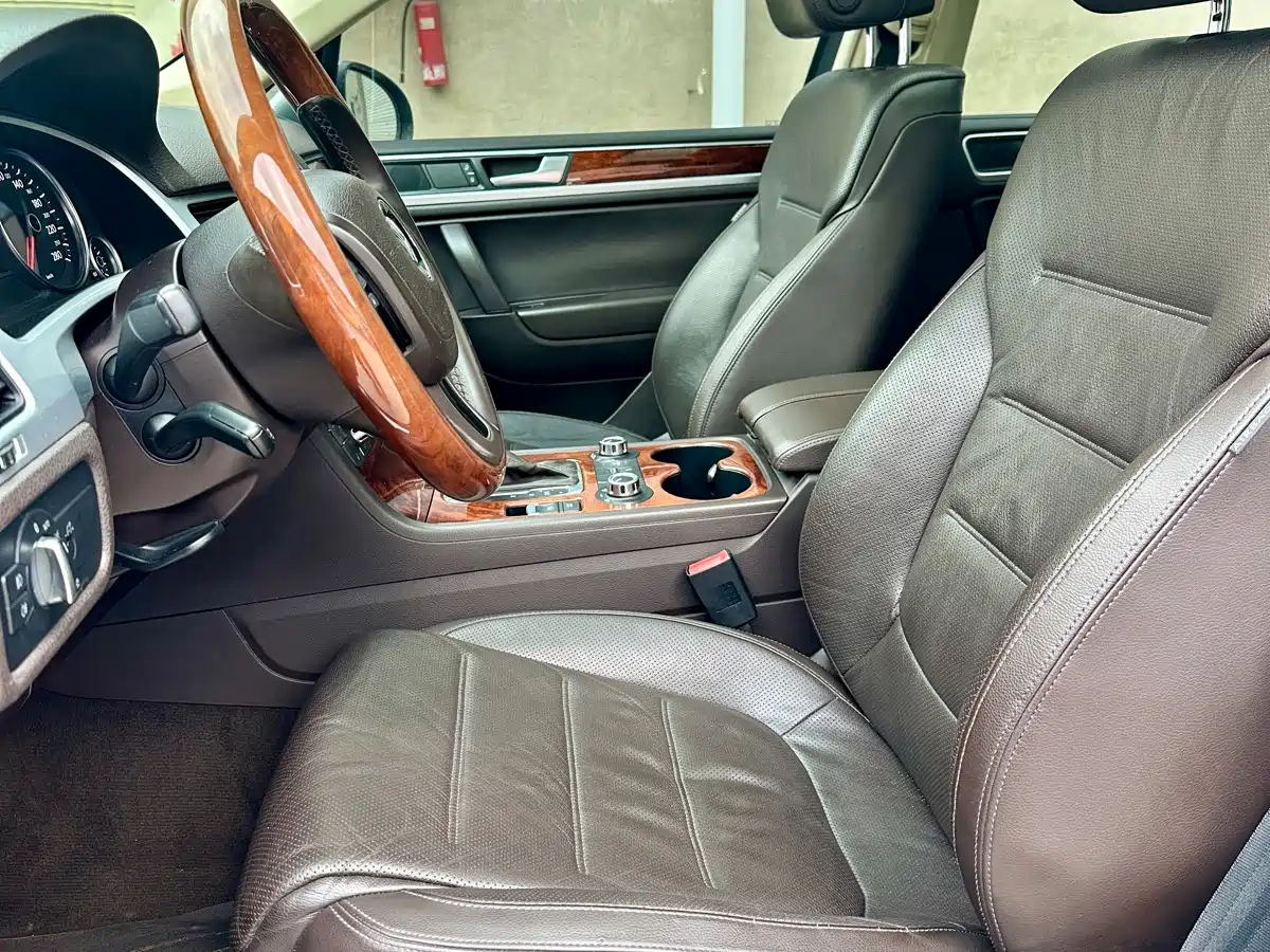 Volkswagen Touareg 2011 3.0TSI Comfort фото 8