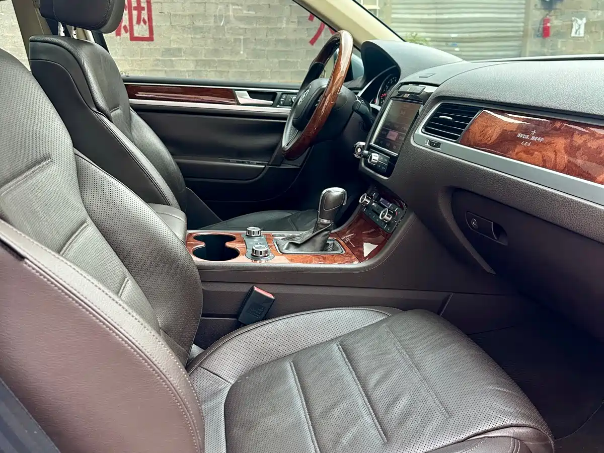 Volkswagen Touareg 2011 3.0TSI Comfort фото 9