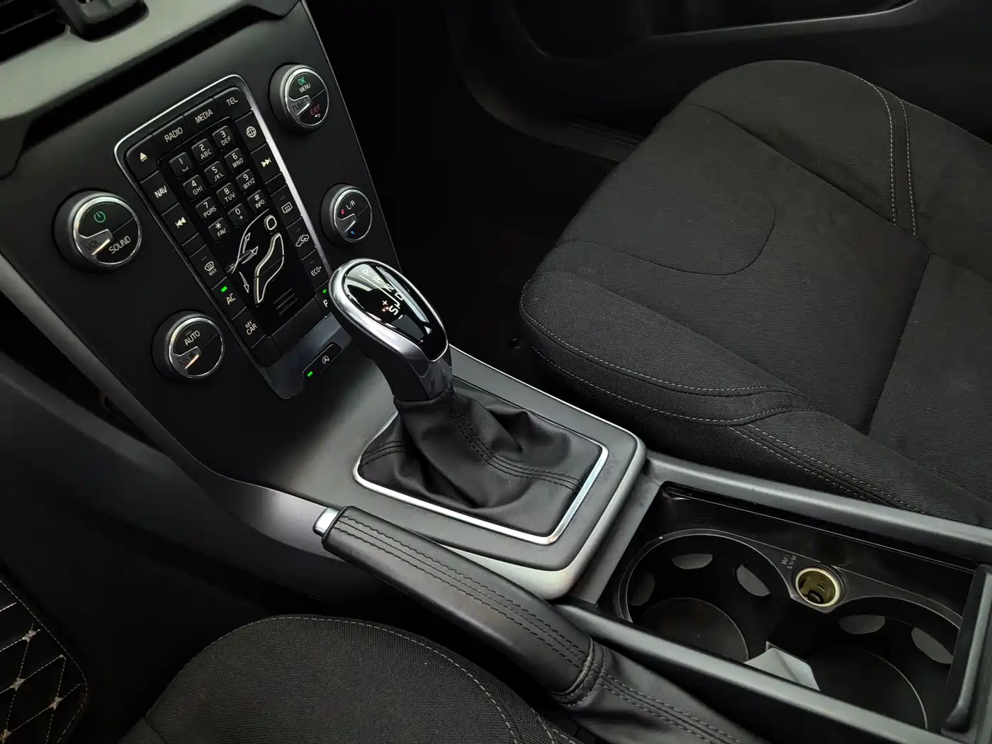 Volvo V40 2018 2017 T3 Momentum