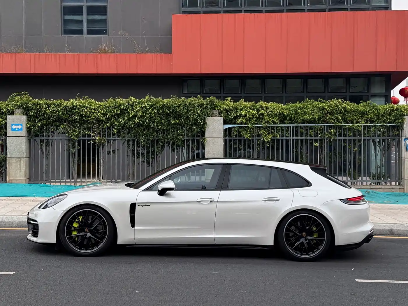 Porsche Panamera New Energy 2022 Panamera 4 E-Hybrid Sport Turismo 2.9T фото 11