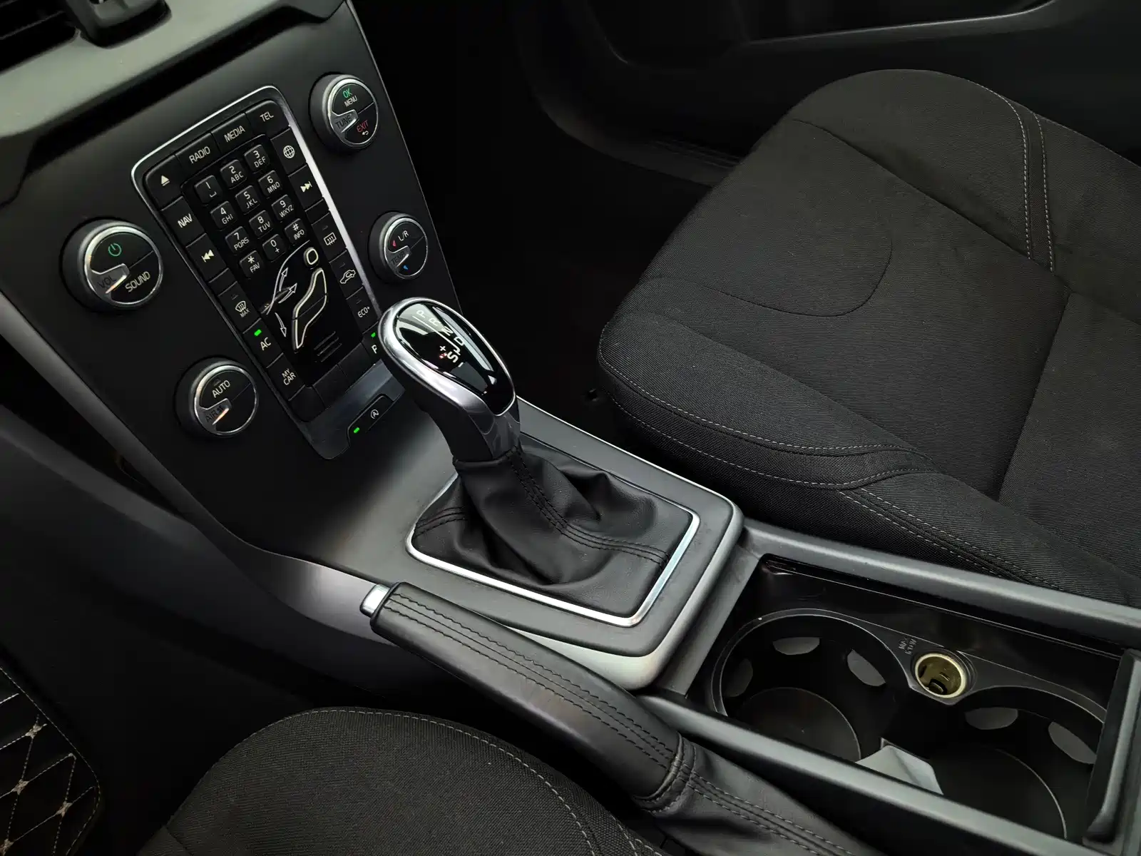 Photo 21 - Volvo V40