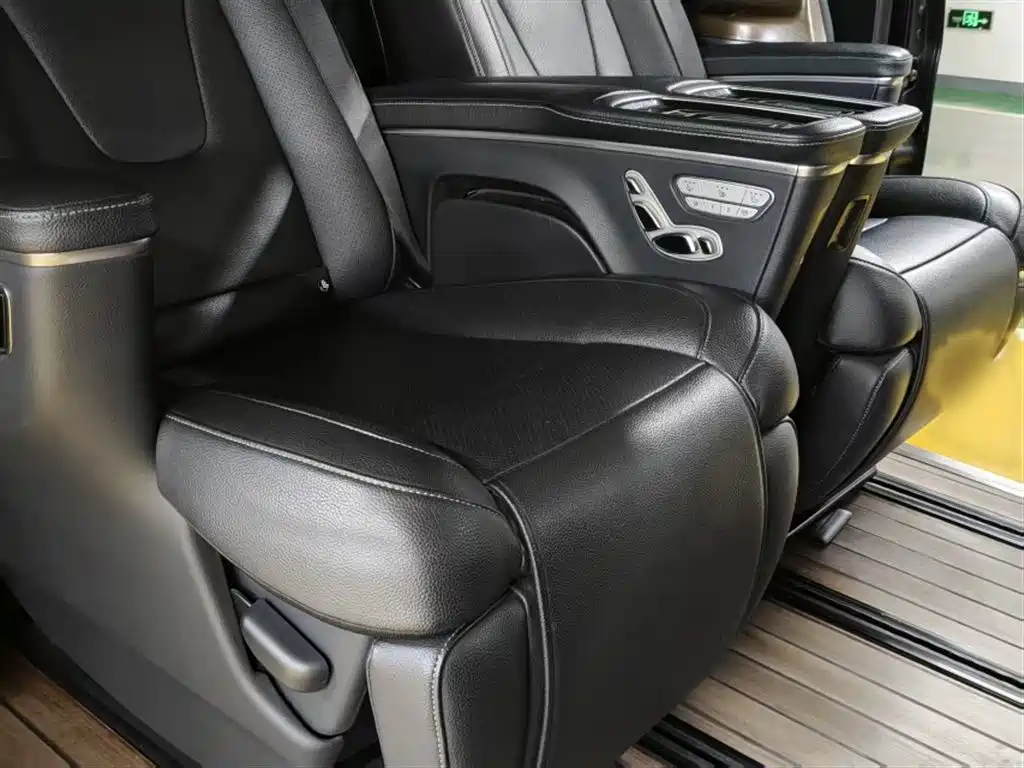 Mercedes-Benz V-Class 2020 Model V 260 L Long Wheelbase Luxury фото 20