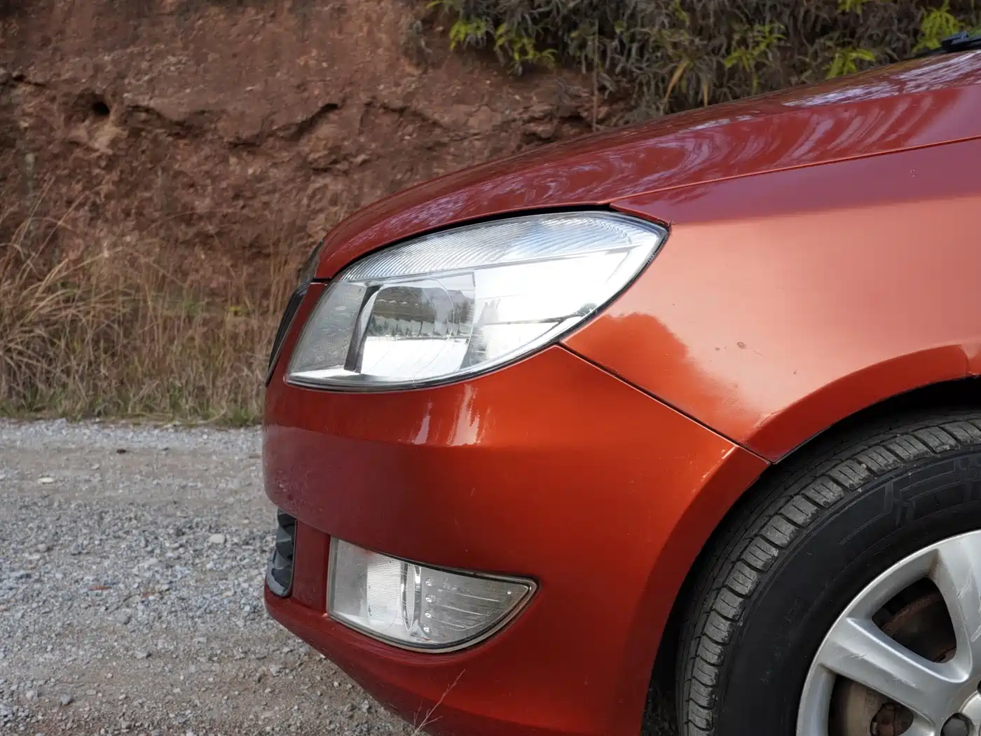 Škoda Fabia 2012 1.4L Manual Crystal Edition фото 9