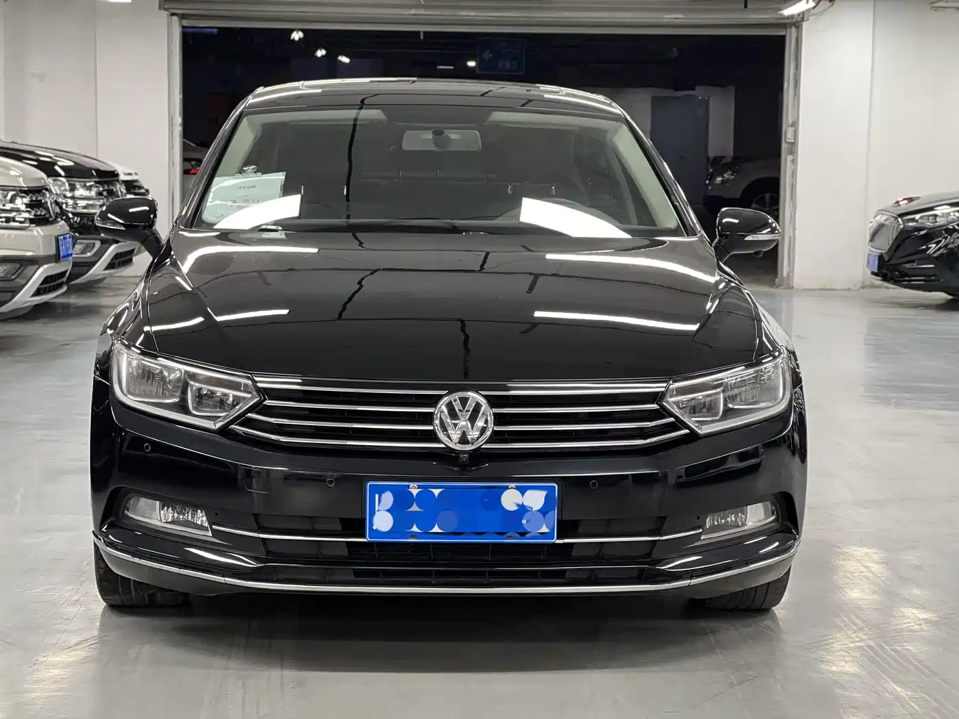 Volkswagen Magotan 2017 330TSI DSG Leading фото 2