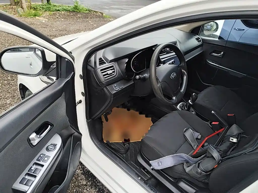 Kia K2 2017 2015 Sedan 1.4L MT GLS