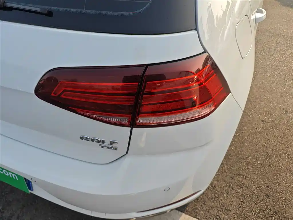 Volkswagen Golf 2018 230TSI Automatic Comfort фото 24