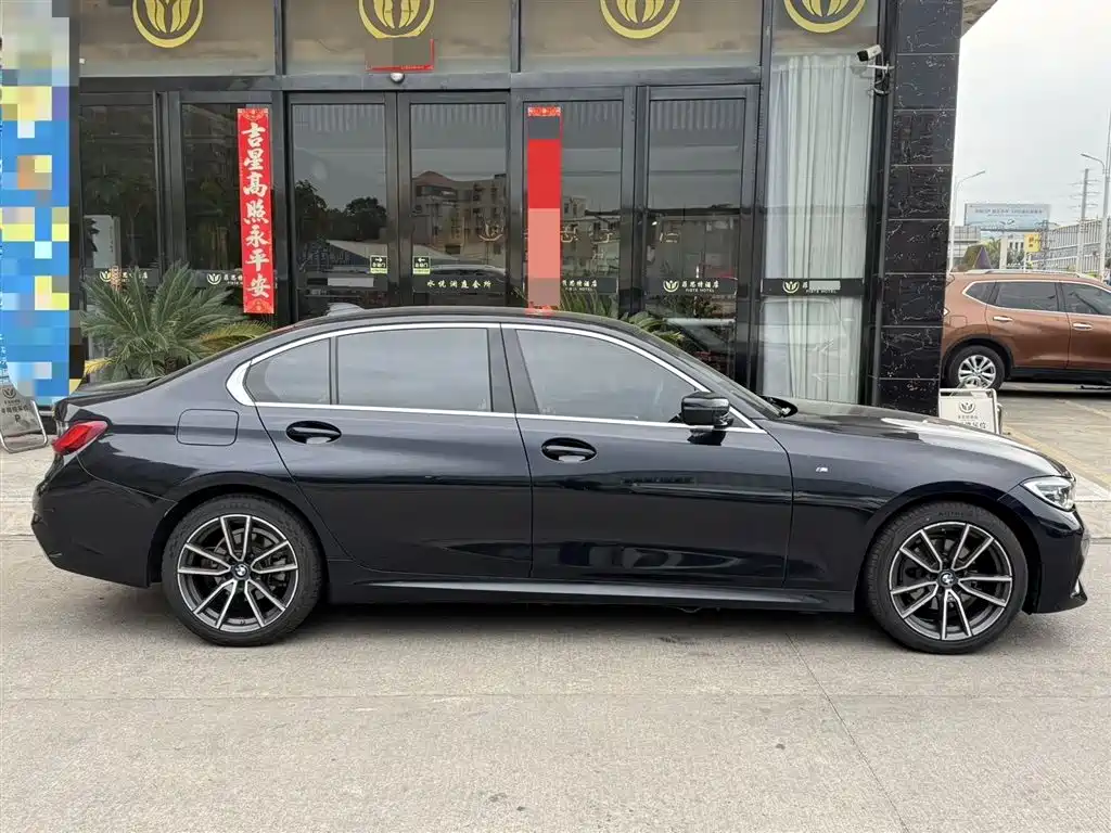 BMW 3-SERIES