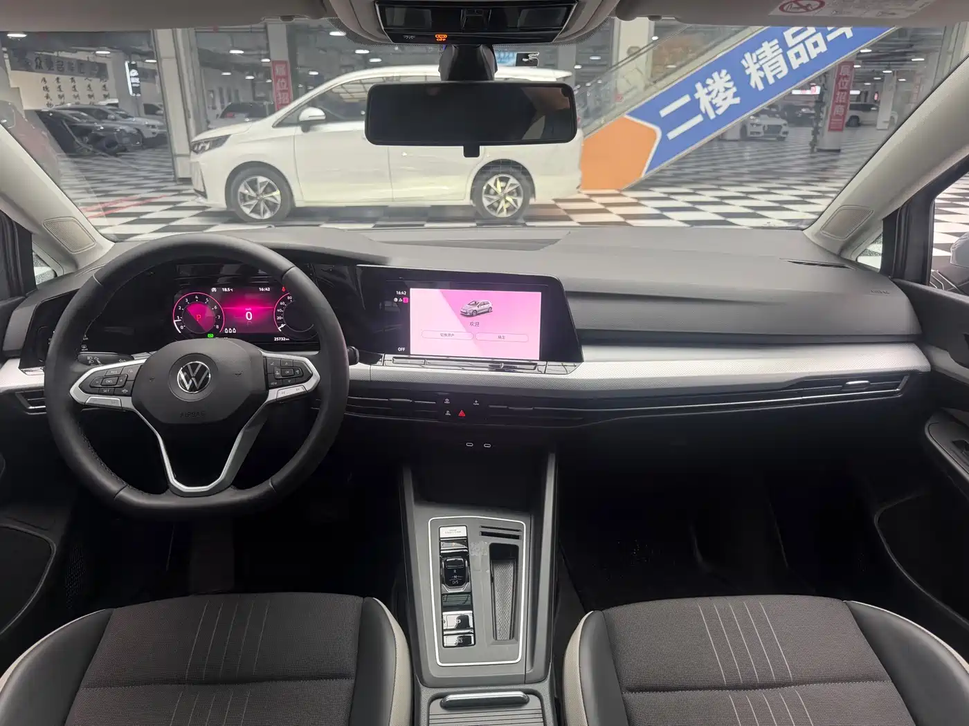 Volkswagen Golf 2021 280TSI DSG Pro фото 12