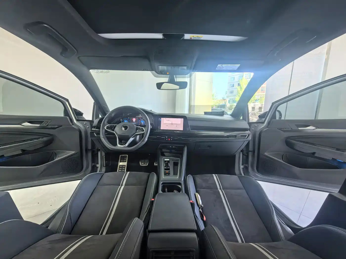 Volkswagen Golf 2023 280TSI DSG R-Line Lite фото 10
