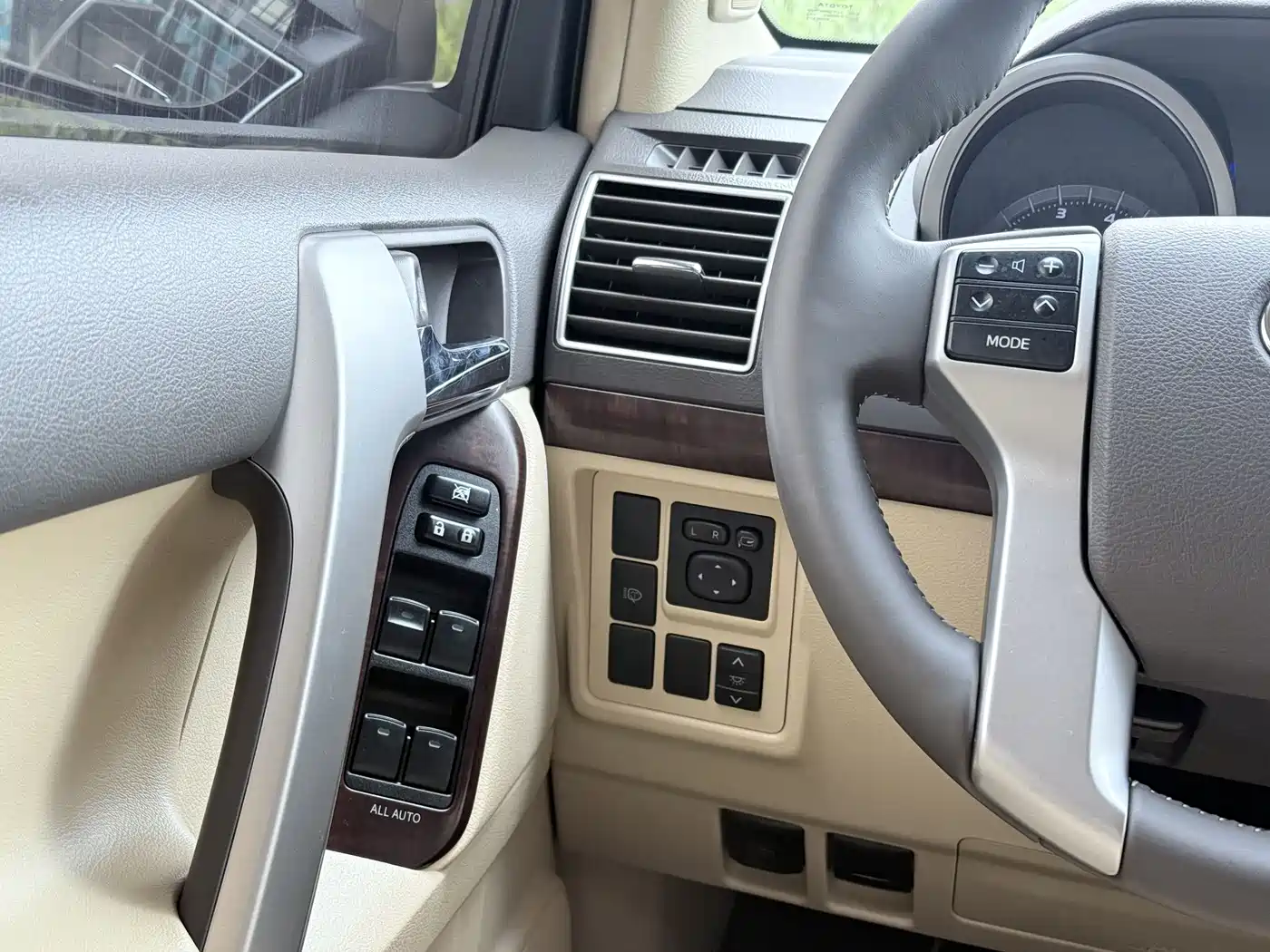 Toyota Prado 2014 4.0L Automatic TX-L NAVI фото 14