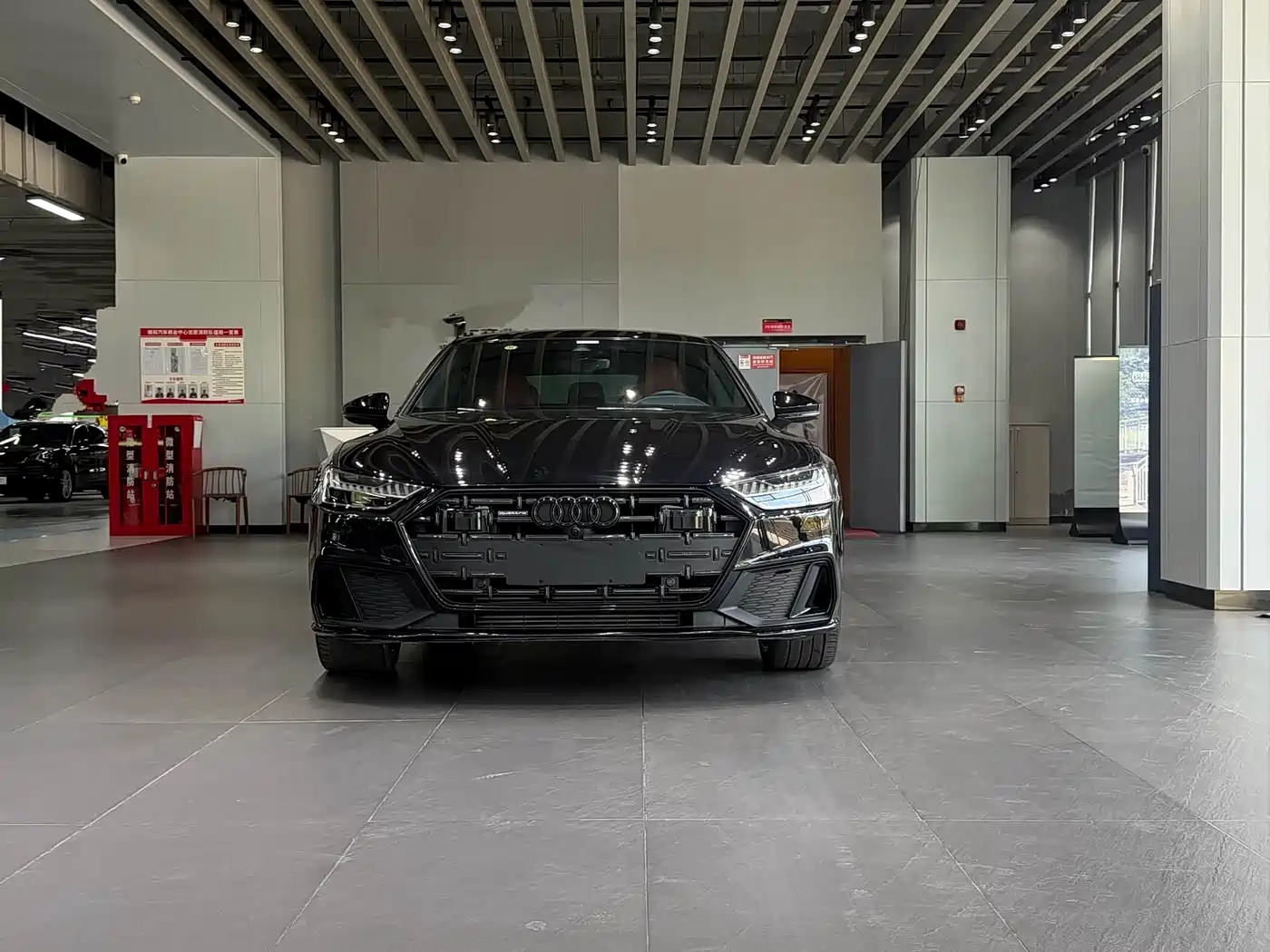 Audi A7L 2024 45 TFSI quattro S-line Black Warrior Edition фото 2