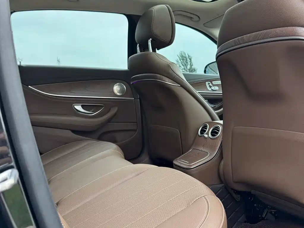 Mercedes-Benz E-Class 2023 E 300 L Fashion фото 15