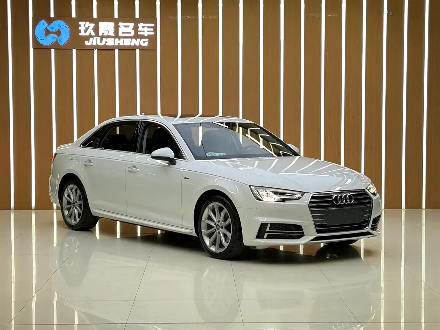 Audi A4L 2018 30th Anniversary 40 TFSI Fashion фото 2