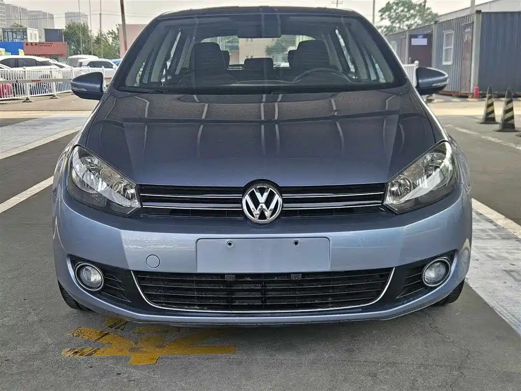Volkswagen Golf 2011 Model 1.6 Automatic Fashion фото 5