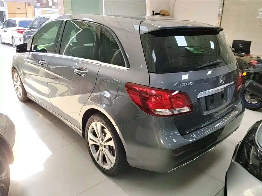 Mercedes-Benz B-Class 2018 B 200 Sport фото 5