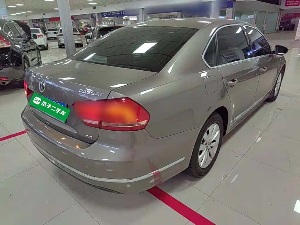 Фото 7 - Volkswagen Passat