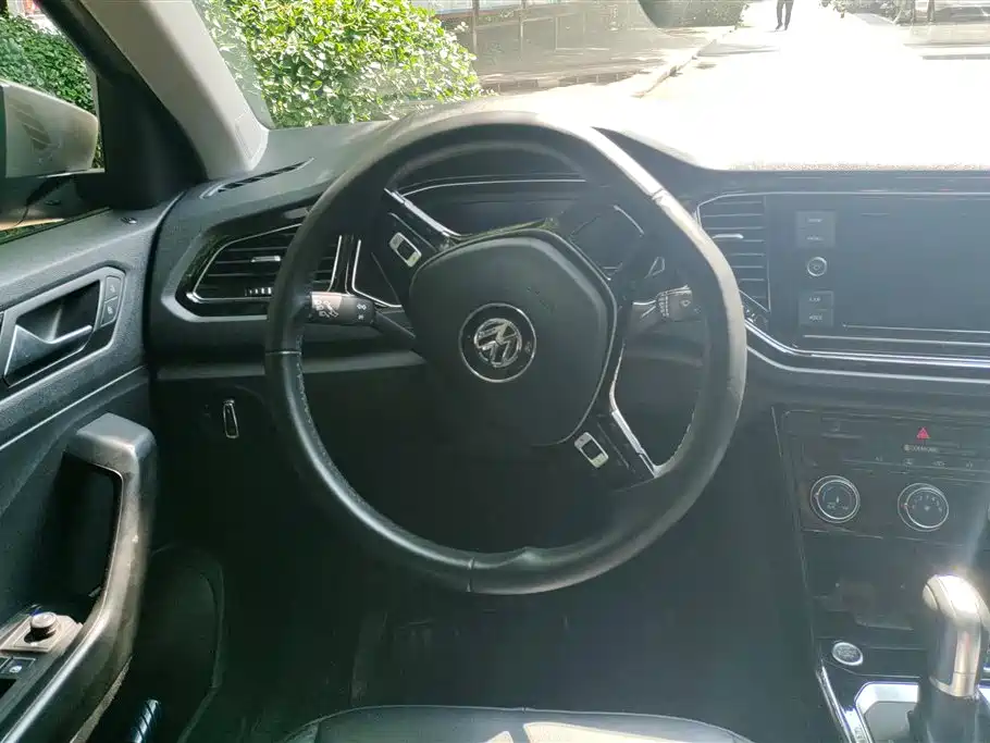 Volkswagen T-ROC 2019 280TSI DSG 2WD Comfort Version China VI фото 15