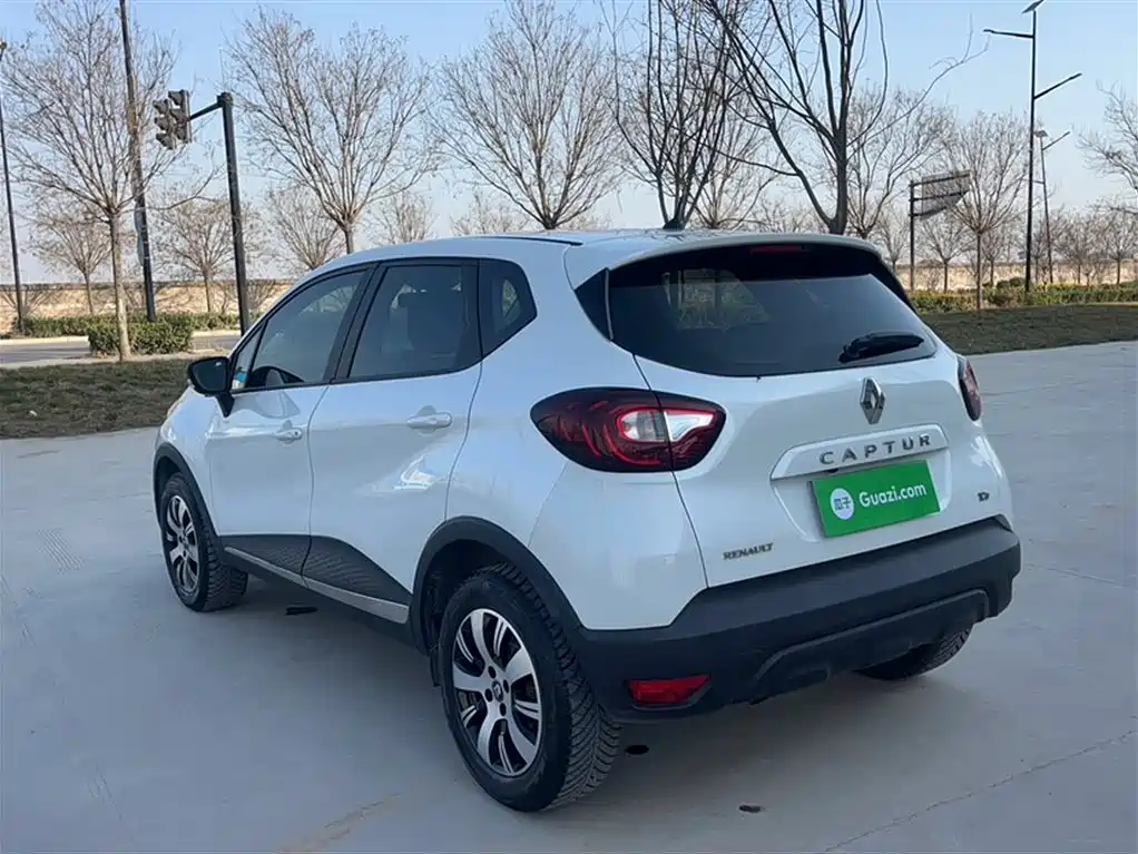 Renault Captur 2019 2018 TCe190 Urban Style