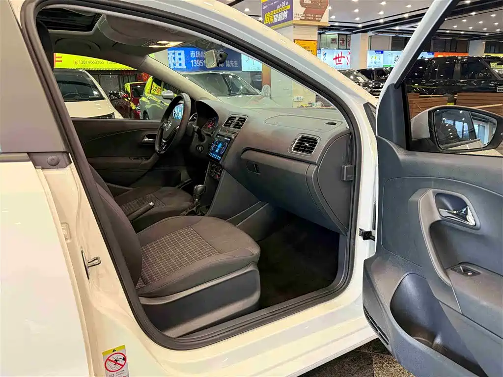 Volkswagen Polo 2018 1.5L Auto Comfort фото 6