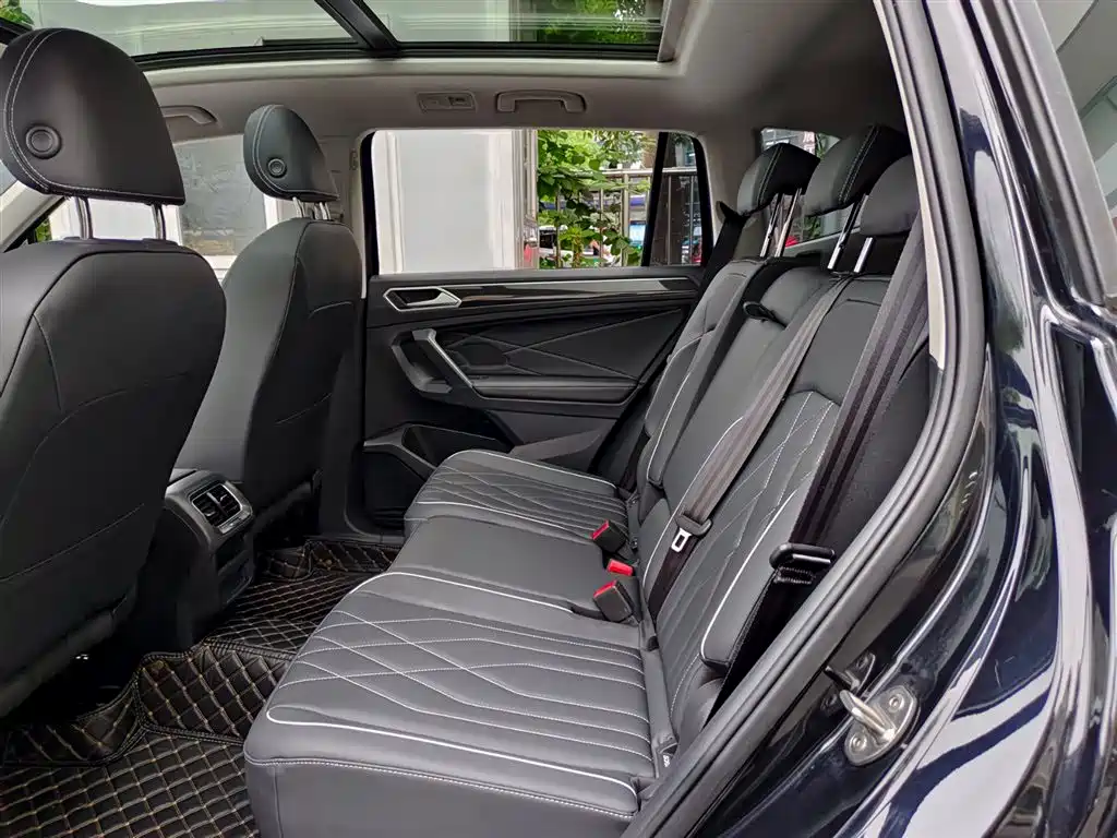 Volkswagen Tiguan L 2024 Outstanding 300TSI Auto 2WD Dragon Soaring Edition фото 8
