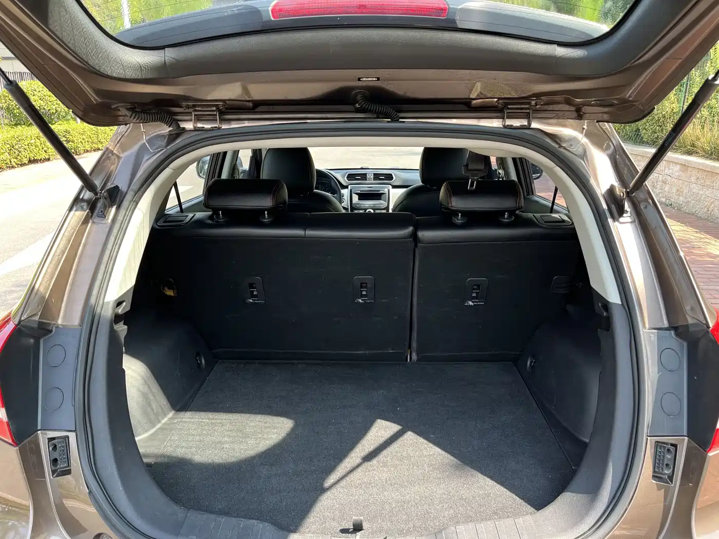 Photo 31 - Haval H2
